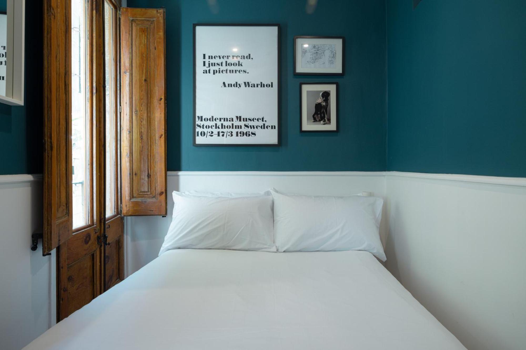 Hostal Sol Y K Барселона Экстерьер фото
