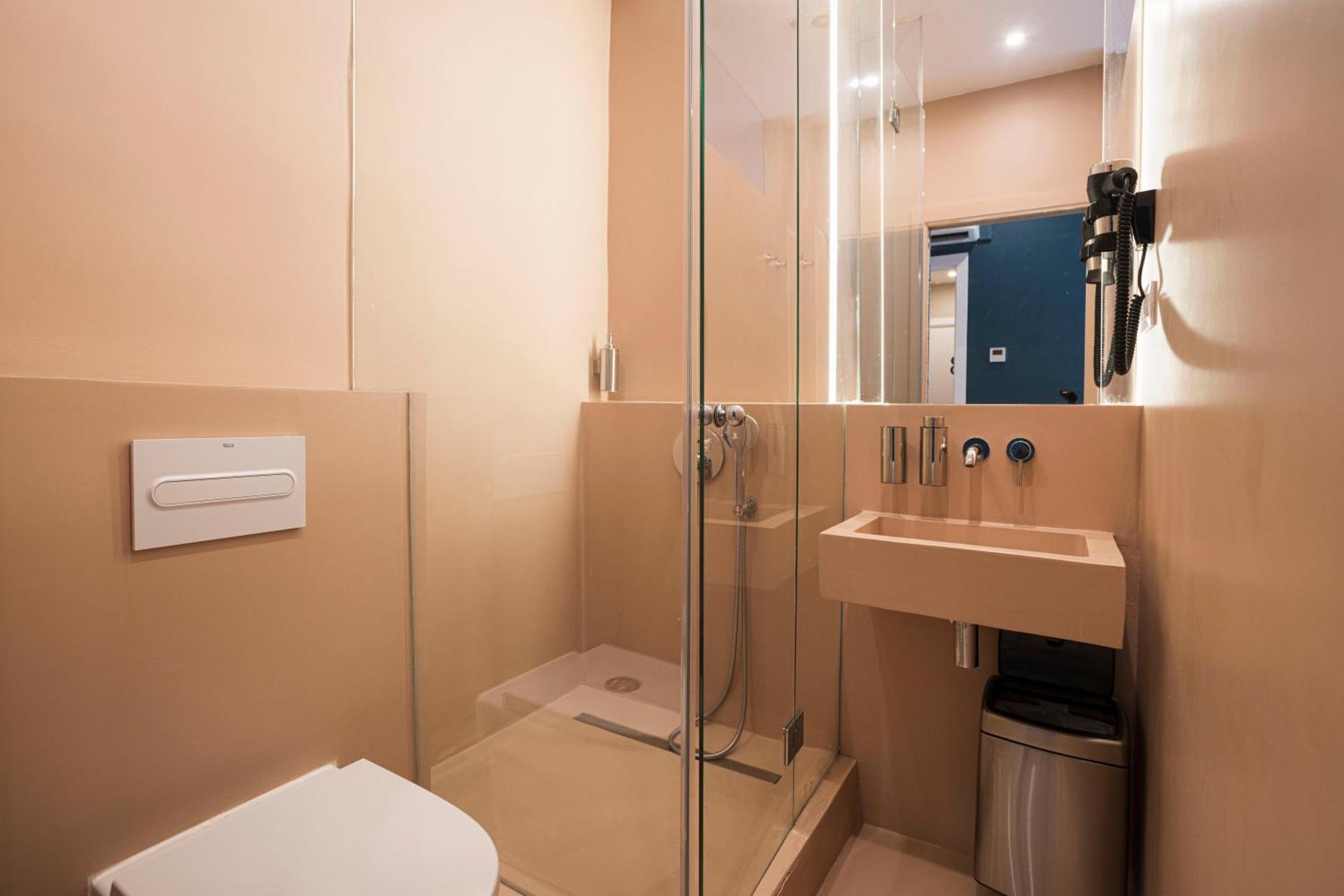 Hostal Sol Y K Барселона Экстерьер фото