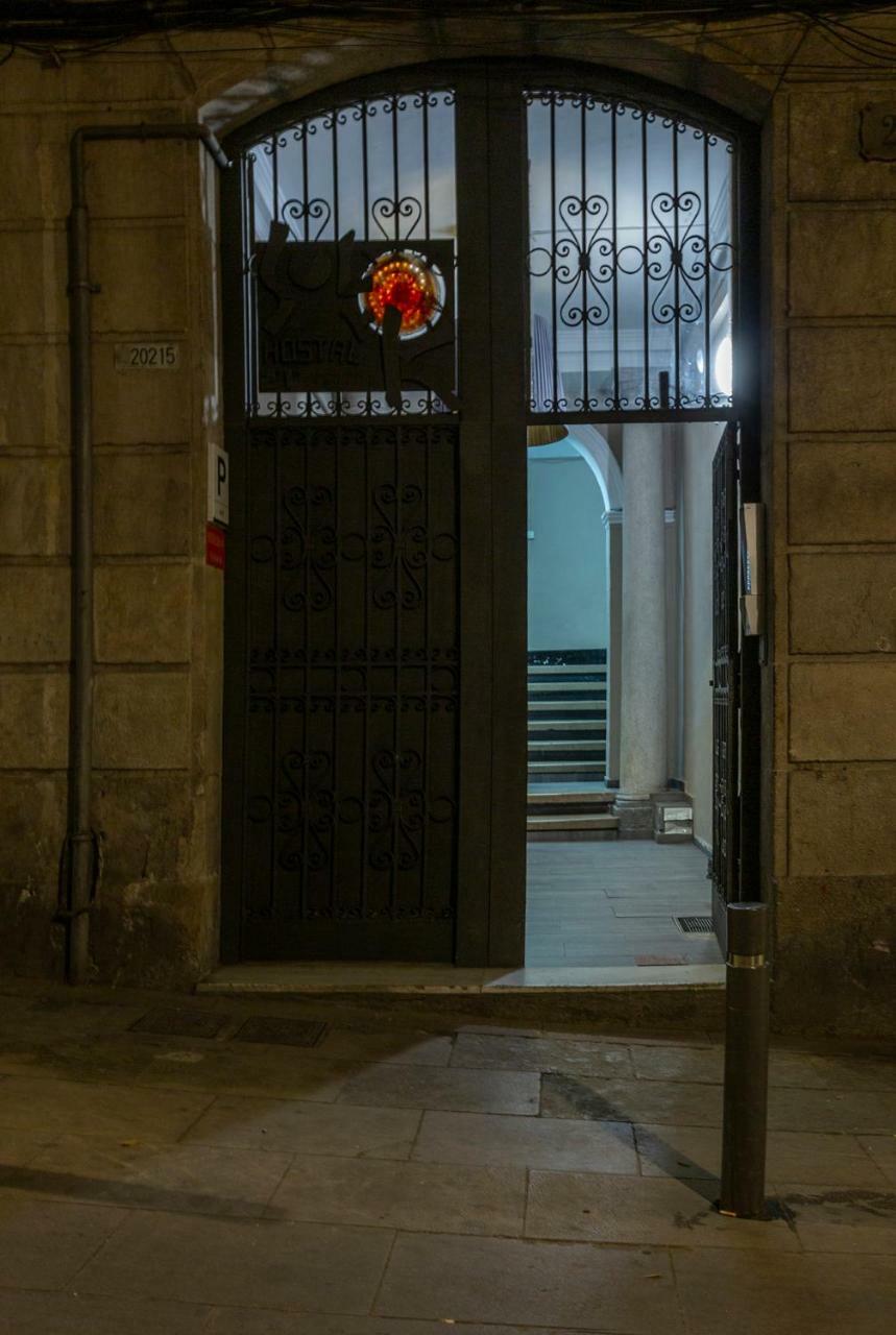 Hostal Sol Y K Барселона Экстерьер фото